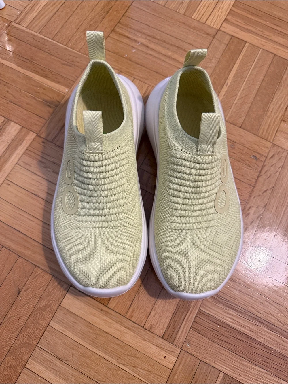 Like New OOFOS OOmy Zen - Lemongrass - 7 / Chalk & Lemongrass